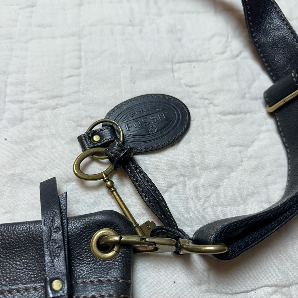 Patchwork Leather Crossbody Bag | Boho Vintage 90s Indie · Fossil - Picture 8 of 13